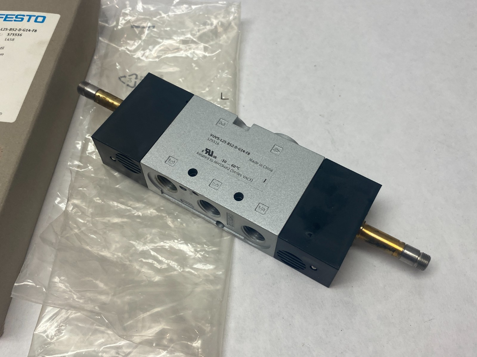 Festo VUVS-L25-B52-D-G14-F8 Solenoid Valve 5/2, Bistable 575516 - Maverick Industrial Sales