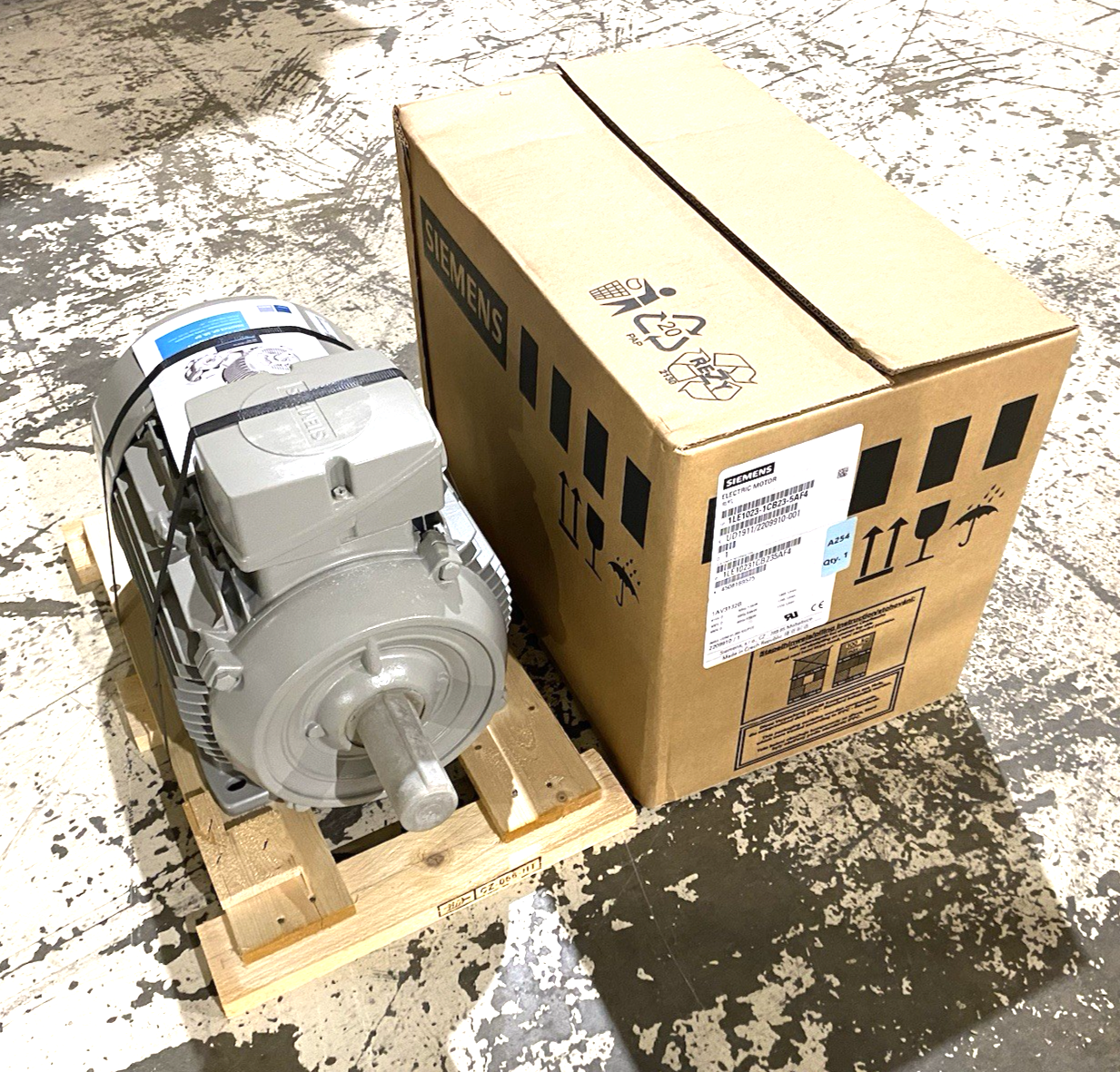 Siemens 1LE1023-1CB23-5AF4 Eagle Line SIMOTICS NEMA Premium Eff. Motor - Maverick Industrial Sales