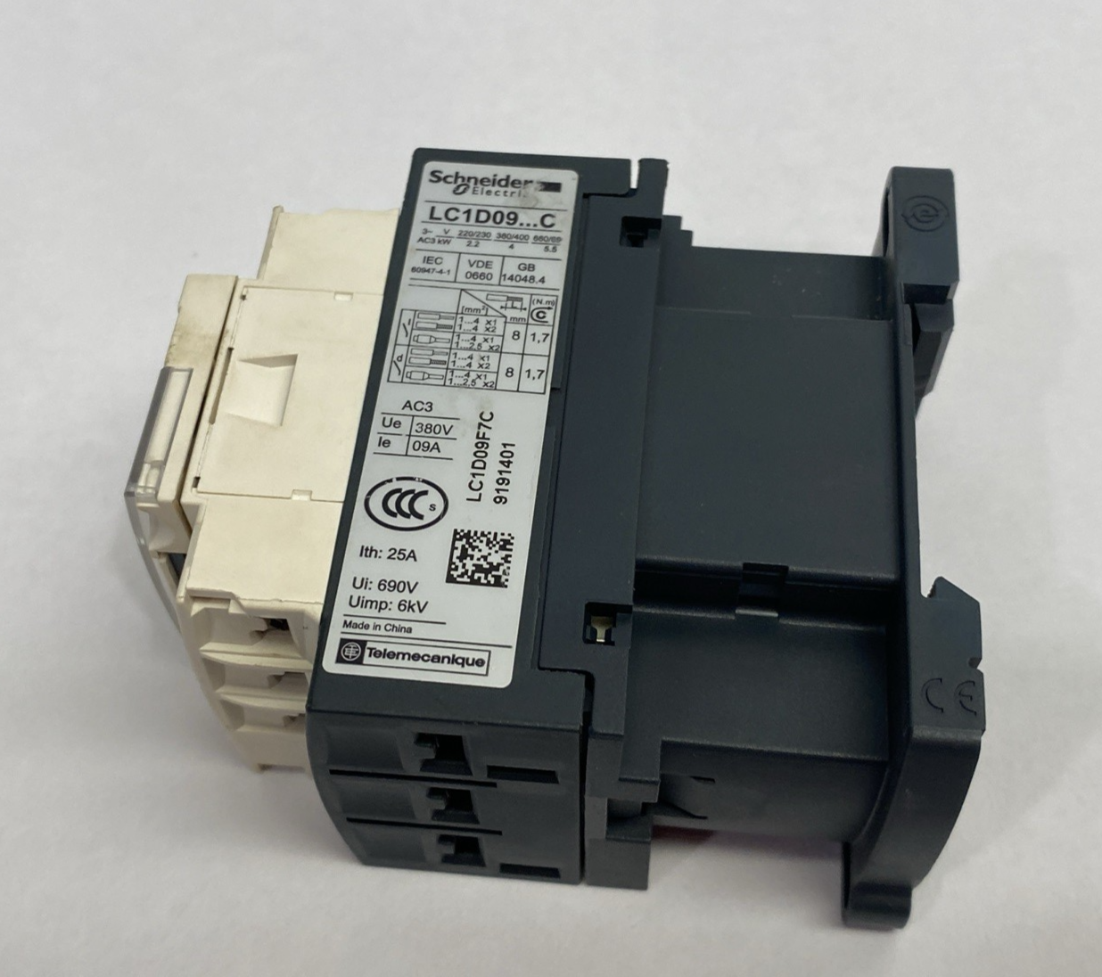 Schneider Electric LC1D09F7C TeSys Contactor 3-Pole 9A - Maverick Industrial Sales