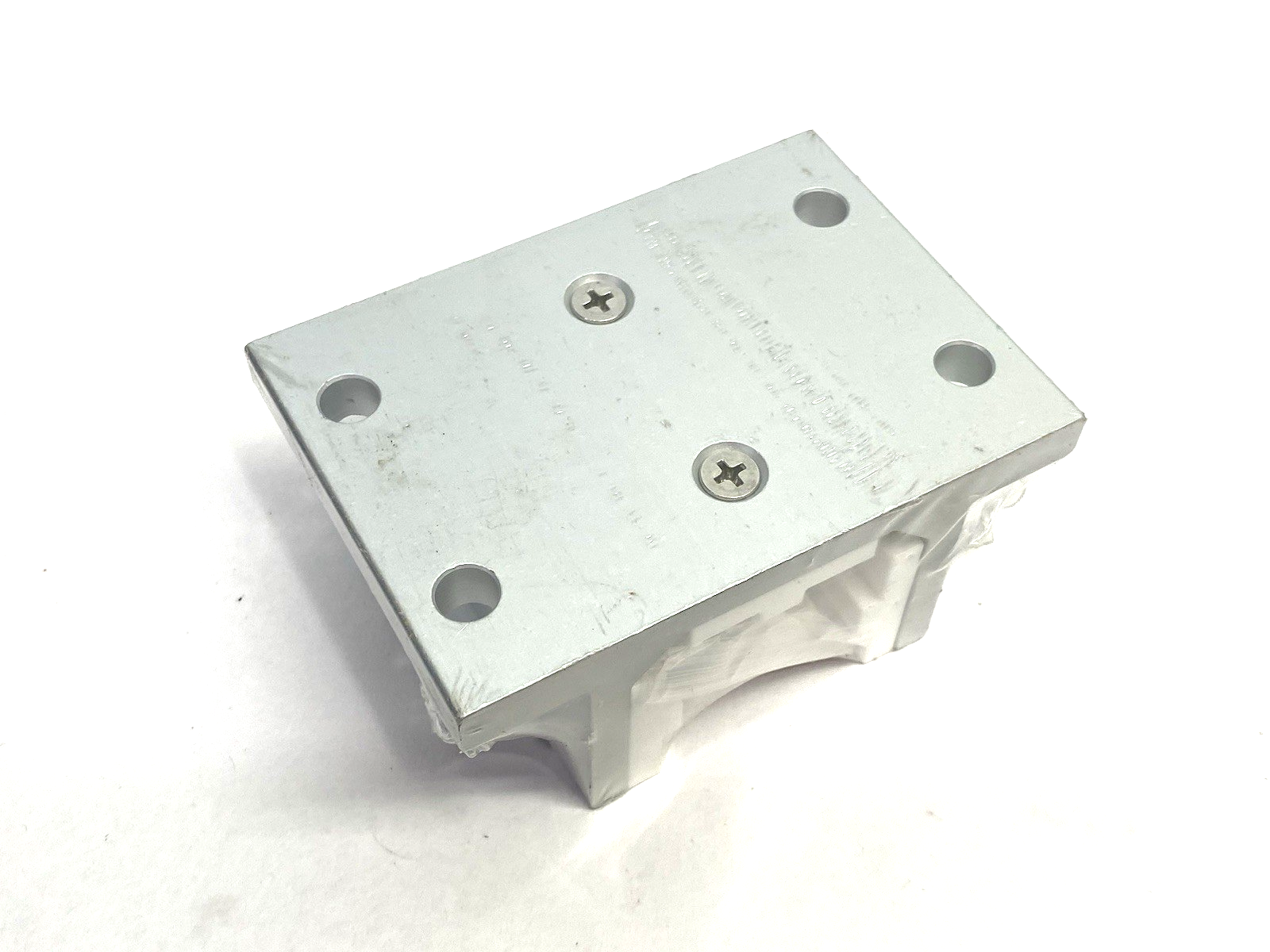 6825 | 80/20 Double-Flange Short Standard Linear Bearing 3-Slot, 15 Series - New - Maverick Industrial Sales