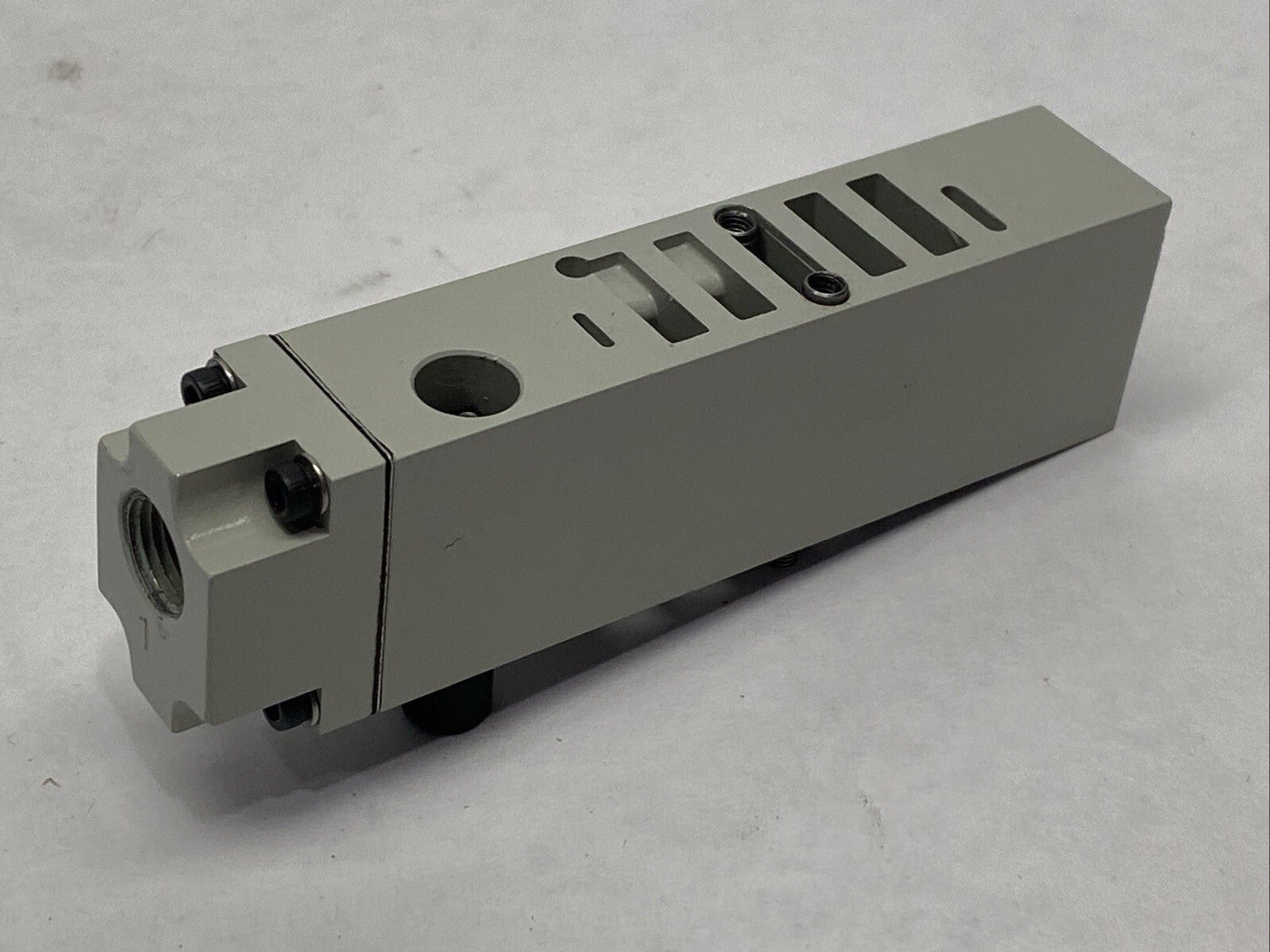 Numatics 239-2188 Pneumatic Manifold 1/8" NPT - Maverick Industrial Sales