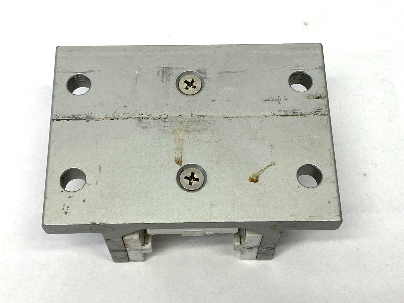 6825 | 80/20 3-Slot Mount Double Flange Aluminum Linear Bearing DAMAGED PLASTIC - Used - Maverick Industrial Sales
