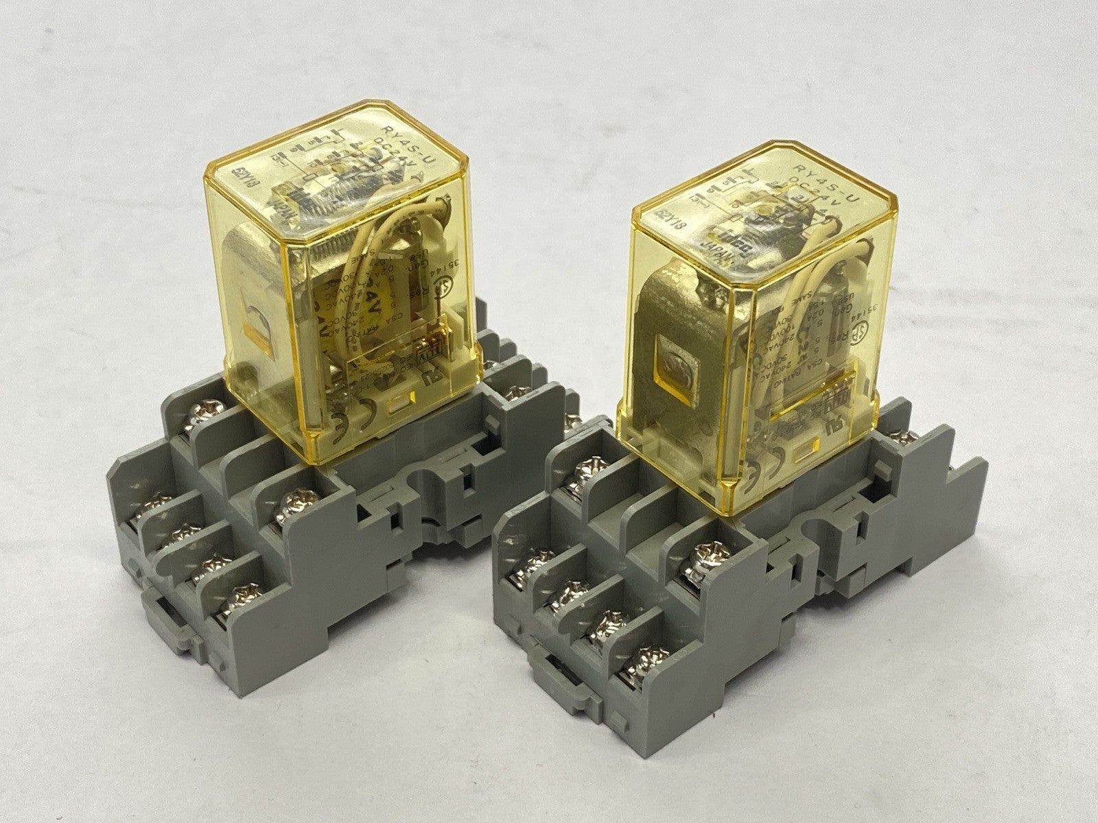 IDEC RY4S-U Relay 42VDC w/ SY4S-05 Relay Base 95503 LOT OF 2 - Maverick Industrial Sales