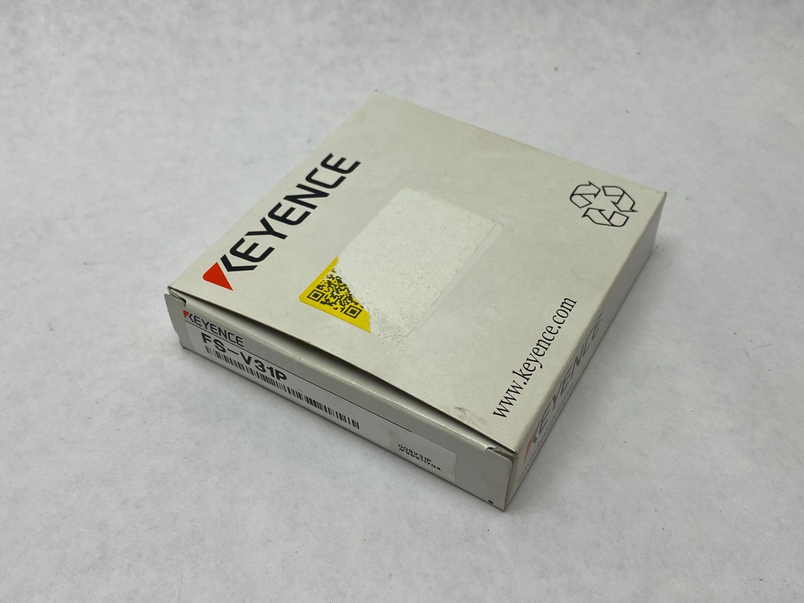 Keyence FS-V31P Digital Fiber Amplifier Main Unit, Cable Type, PNP - Maverick Industrial Sales
