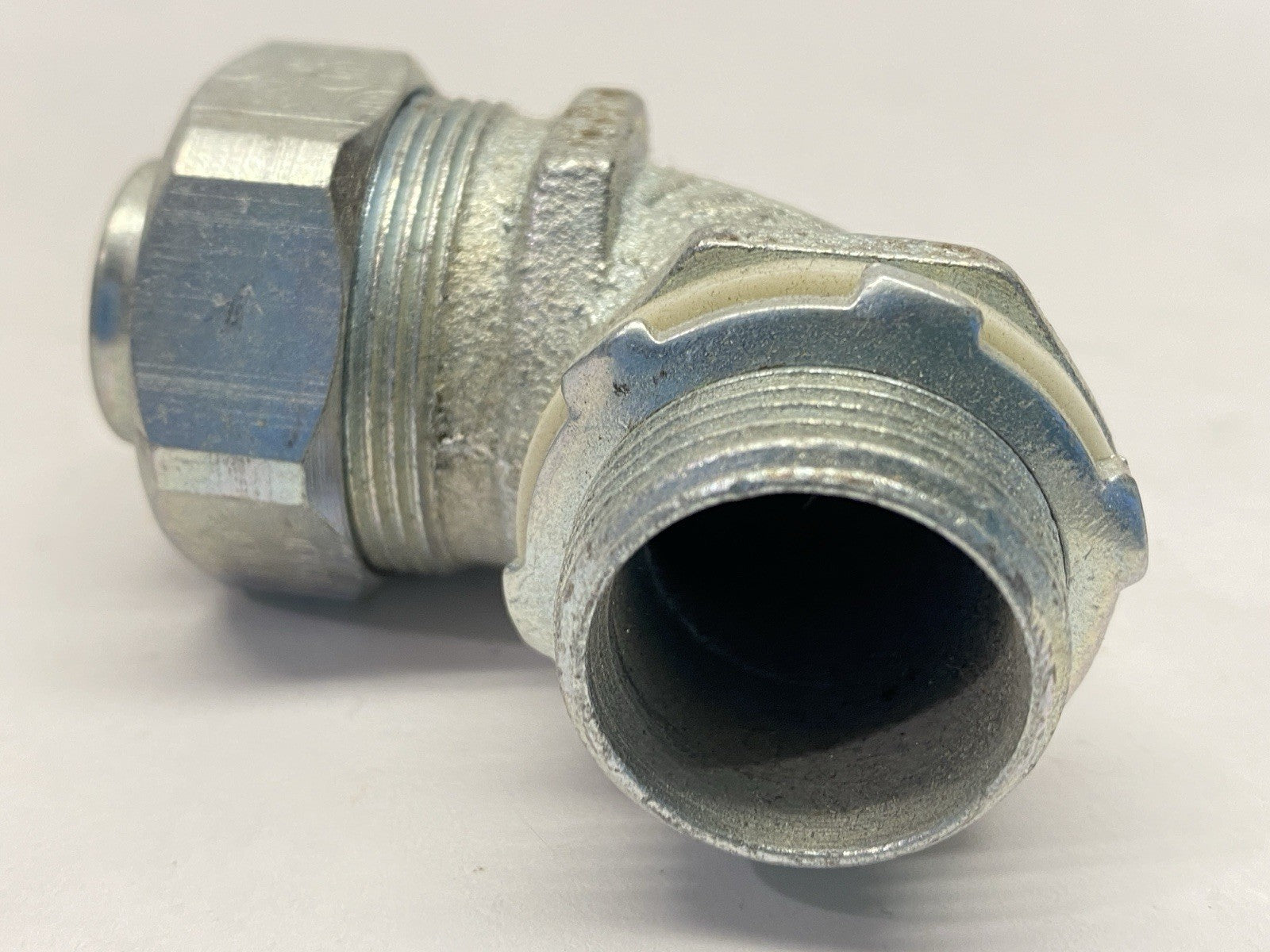 ST9075 | Appleton Liquidtight Connector 90 Degree 3/4" LOT OF 2 - New – Open box - Maverick Industrial Sales