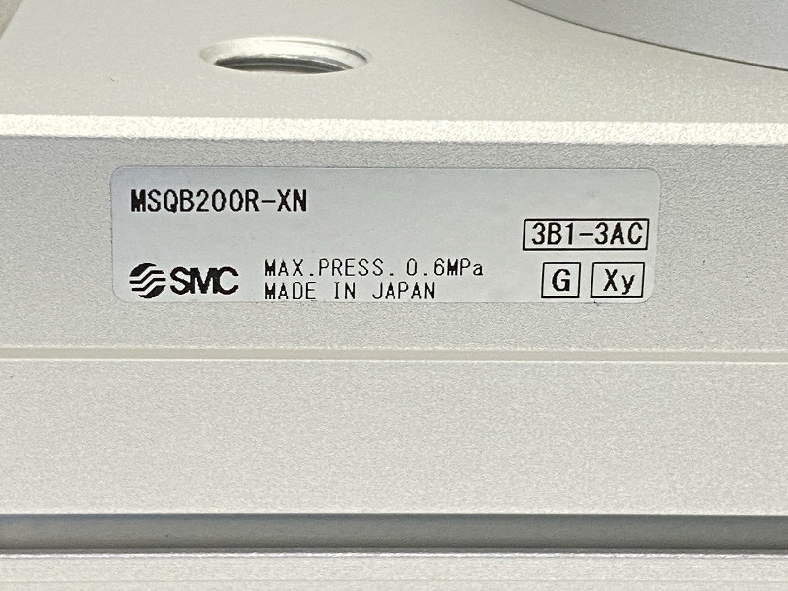 MSQB200R-XN | SMC Pneumatic Rotary Table 190 Degree Rotation - New – Open box - Maverick Industrial Sales