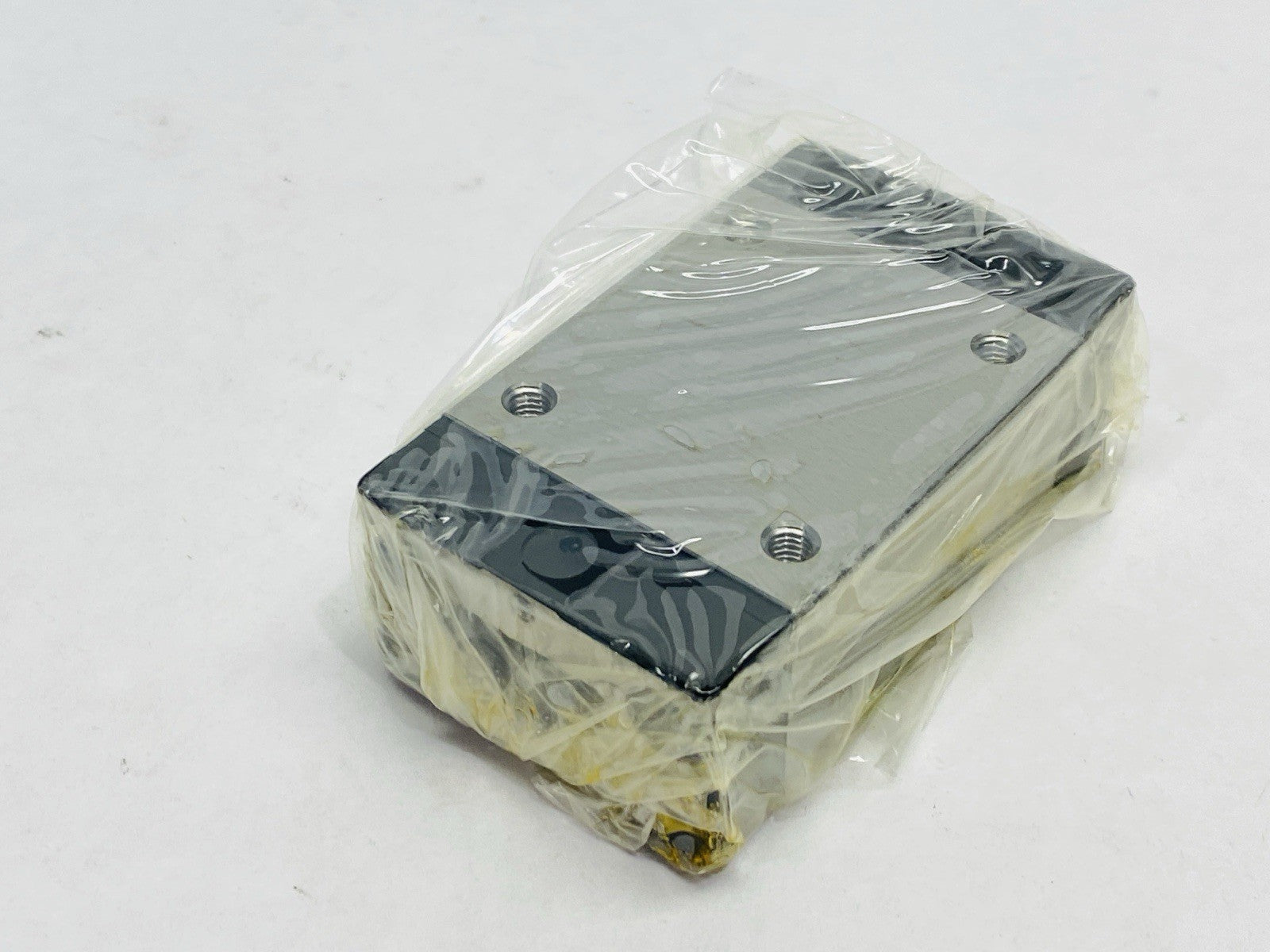 Bosch Rexroth R162289420 Ball Runner Block Carbon Steel KWD-020-SNS-C0-N-1 - Maverick Industrial Sales