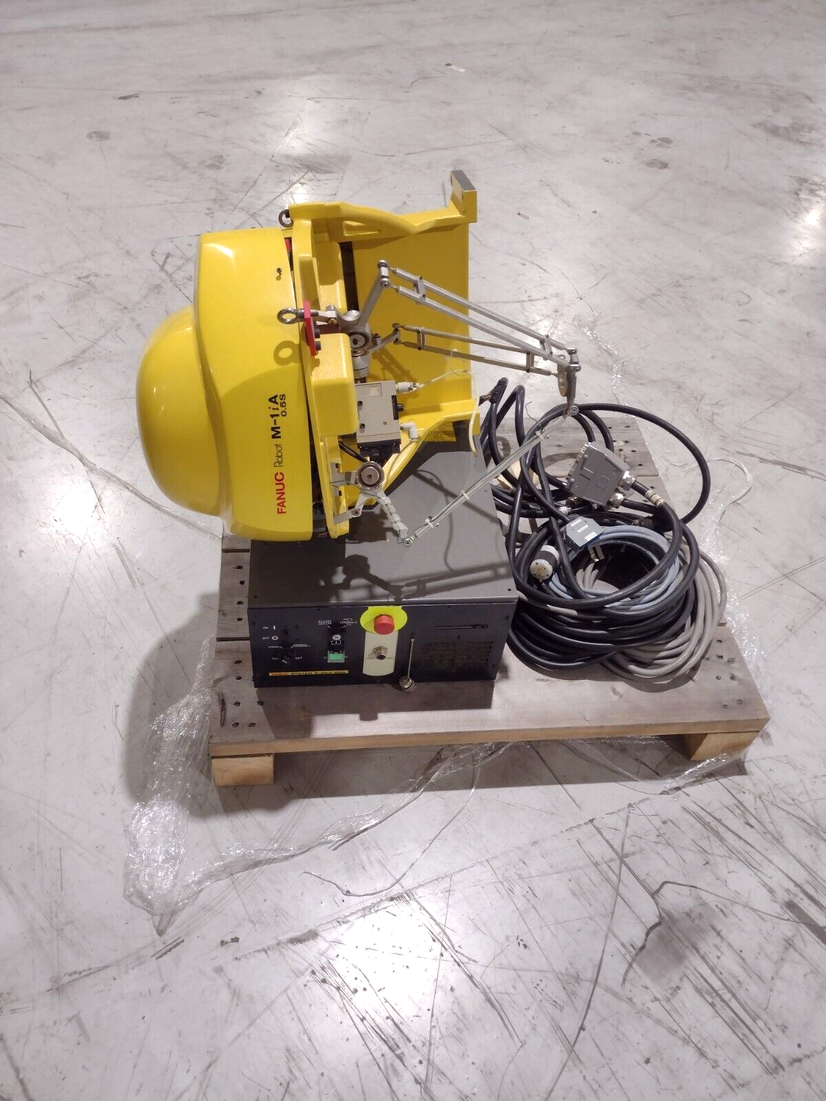 Fanuc M-1iA/0.5S A05B-1522-B201 Robot with R-30iA Mate A05B-2553-B360 Controller - Maverick Industrial Sales