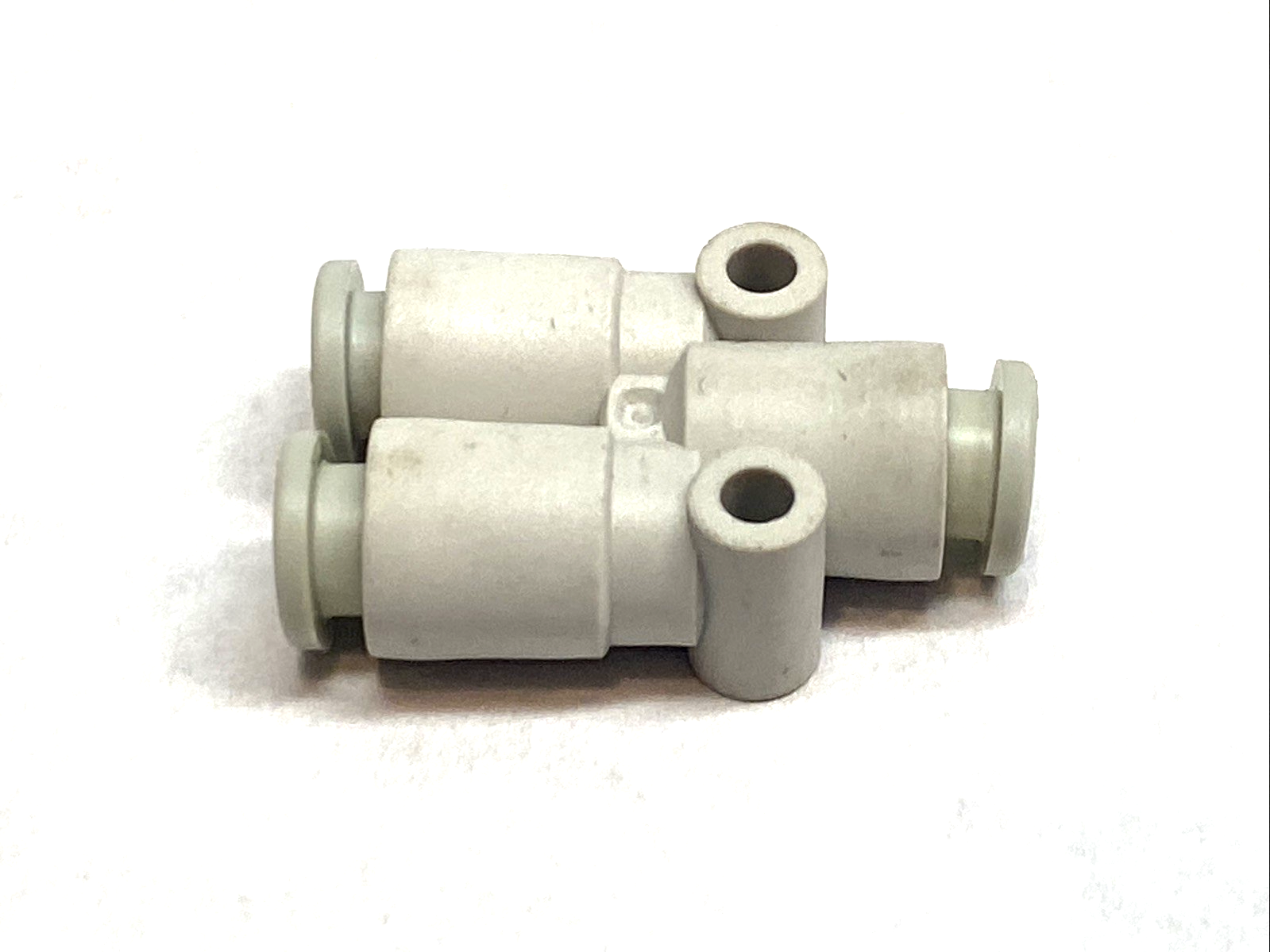 KQ2U06-00A | SMC Union Y Fitting 6mm Push-In Tube 3-Way One-Touch LOT OF 2 - Used - Maverick Industrial Sales