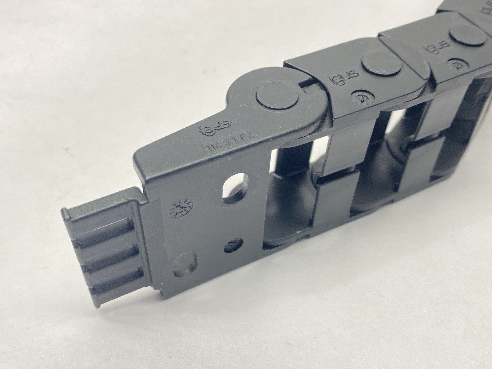 E14.3.028.0 | Igus Series E14 Energy Chain 26 Links 2.6ft Length w/ 114-3-12PZ-A1 - New Other - Maverick Industrial Sales