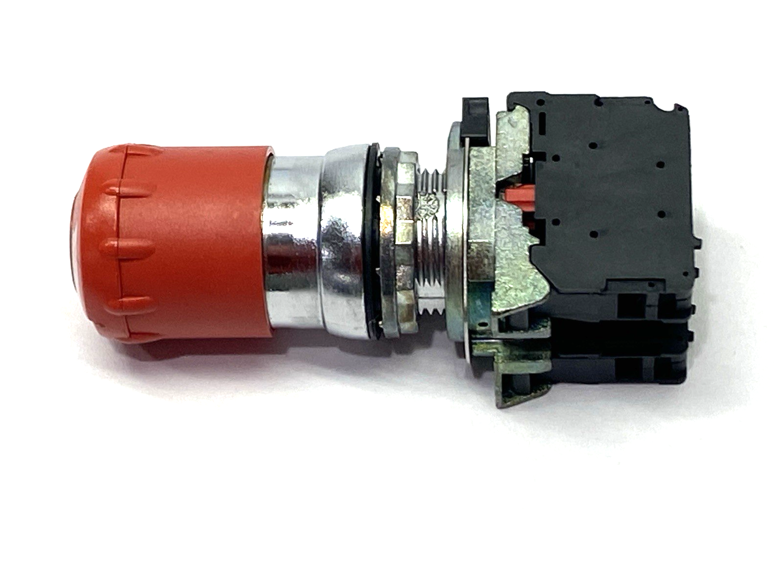 Allen Bradley 800FM-MT34 E-Stop Push Button Twist to Release 22mm - Maverick Industrial Sales