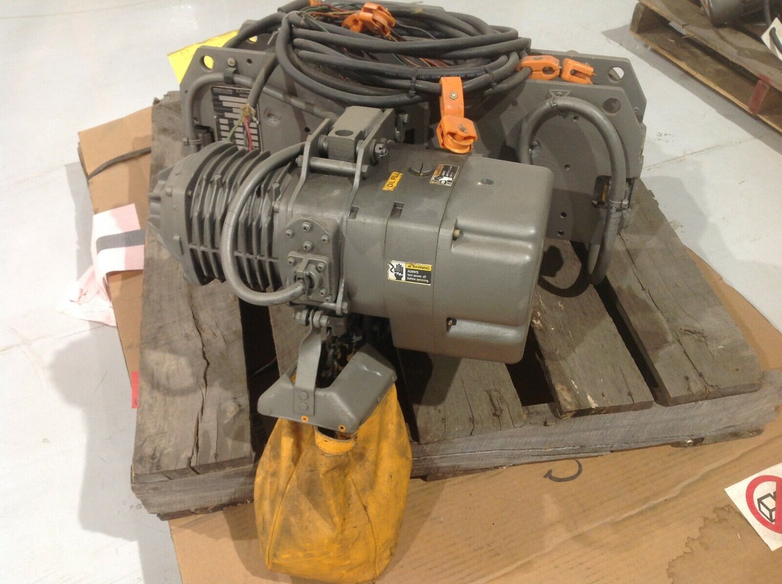 ULE2S010M4-10-8A4NKU | Ingersoll Rand Hoist with Driven Trolley 1 Ton ULE Ultra-Lo - Used - Maverick Industrial Sales