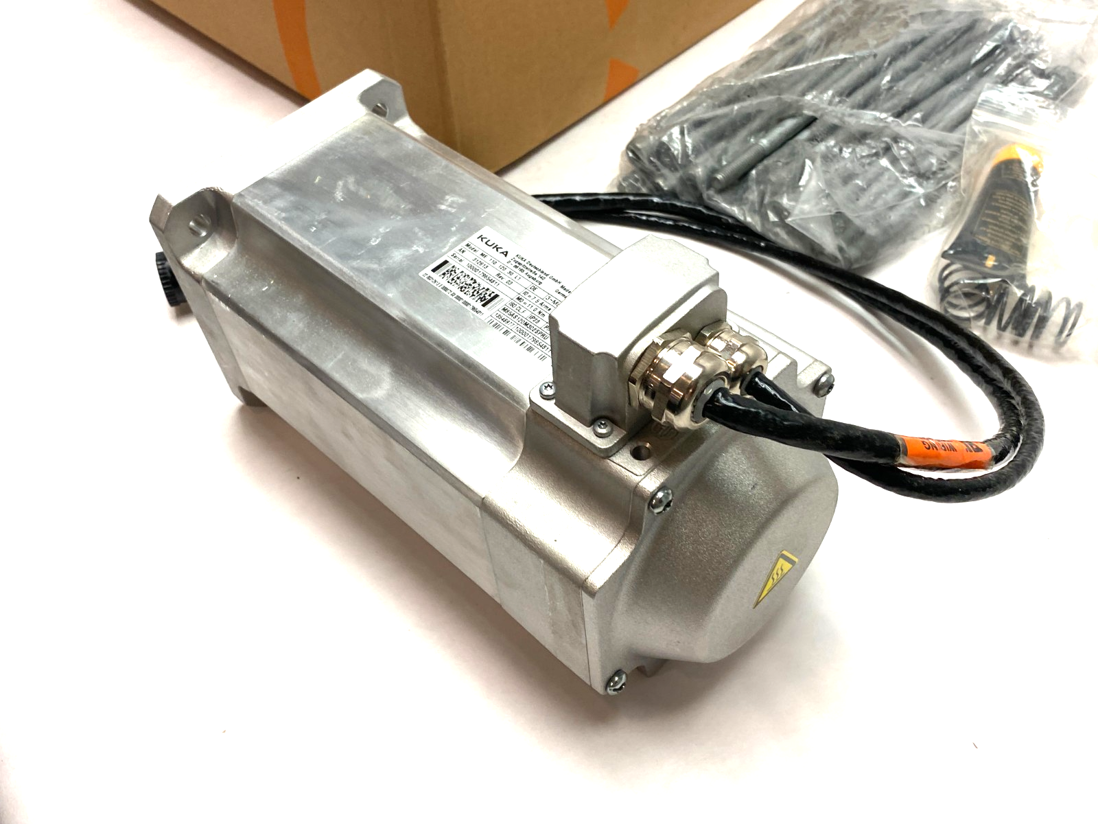 Kuka 00-334-483 Servo Motor 2,5kW L1 ME, ME_110_120_30_L1 - Maverick Industrial Sales