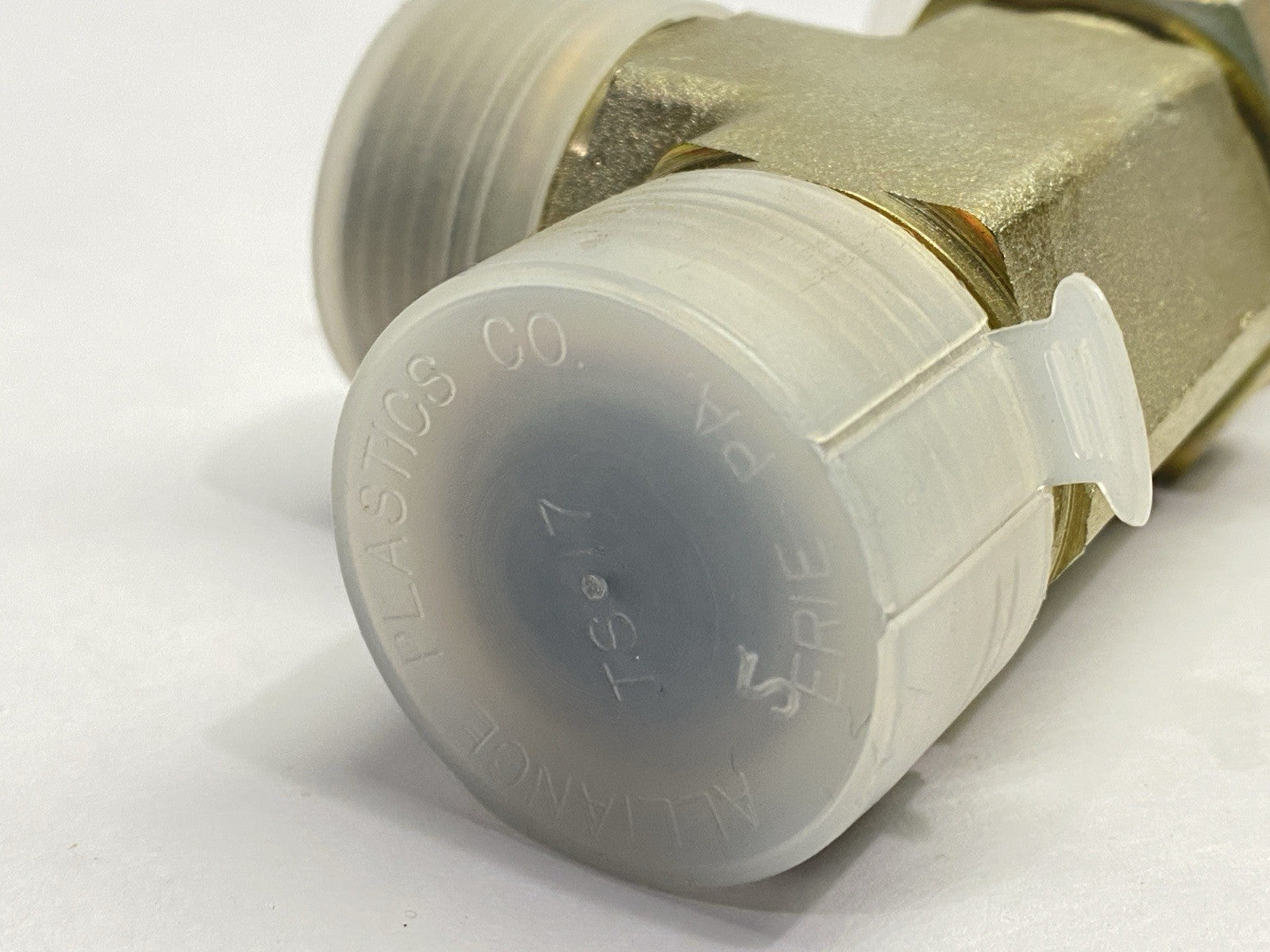 16 R5OLO-S | Parker Seal-Lok ORFS Run Tee 1" ORFS x 1-1/16-12 SAE x 1" ORFS - New Other - Maverick Industrial Sales