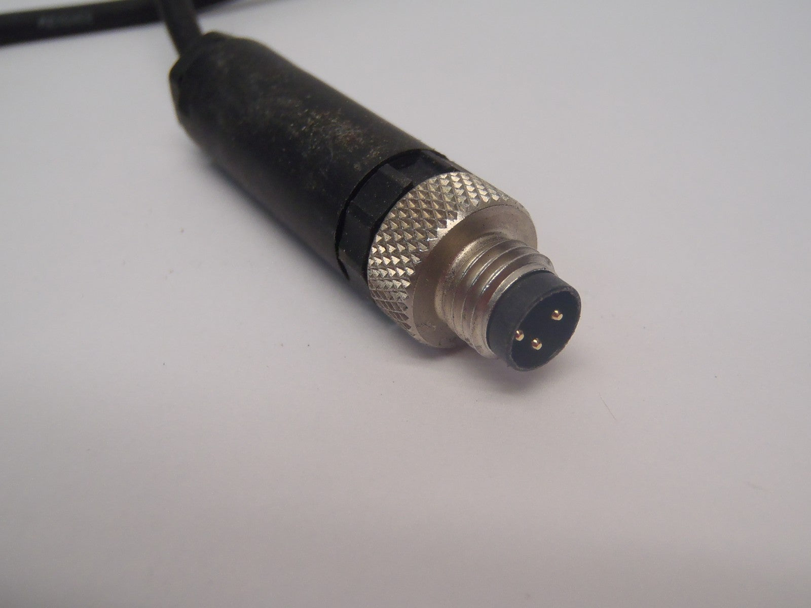 Keyence PZ2-61P Photoelectric Amplifier 12-24VDC w/ Bracket - Maverick Industrial Sales