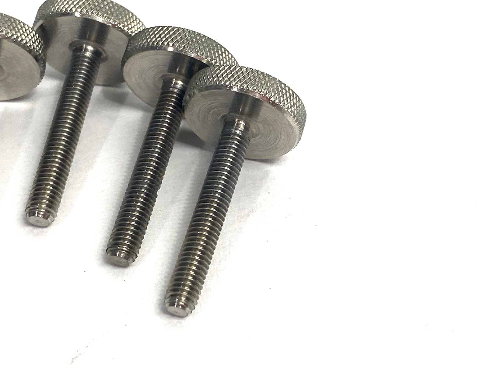 91746A376 | Knurled-Head Thumb Screw, 10-32 Thread, 1-1/4" Long LOT OF 4 - New – Open box - Maverick Industrial Sales