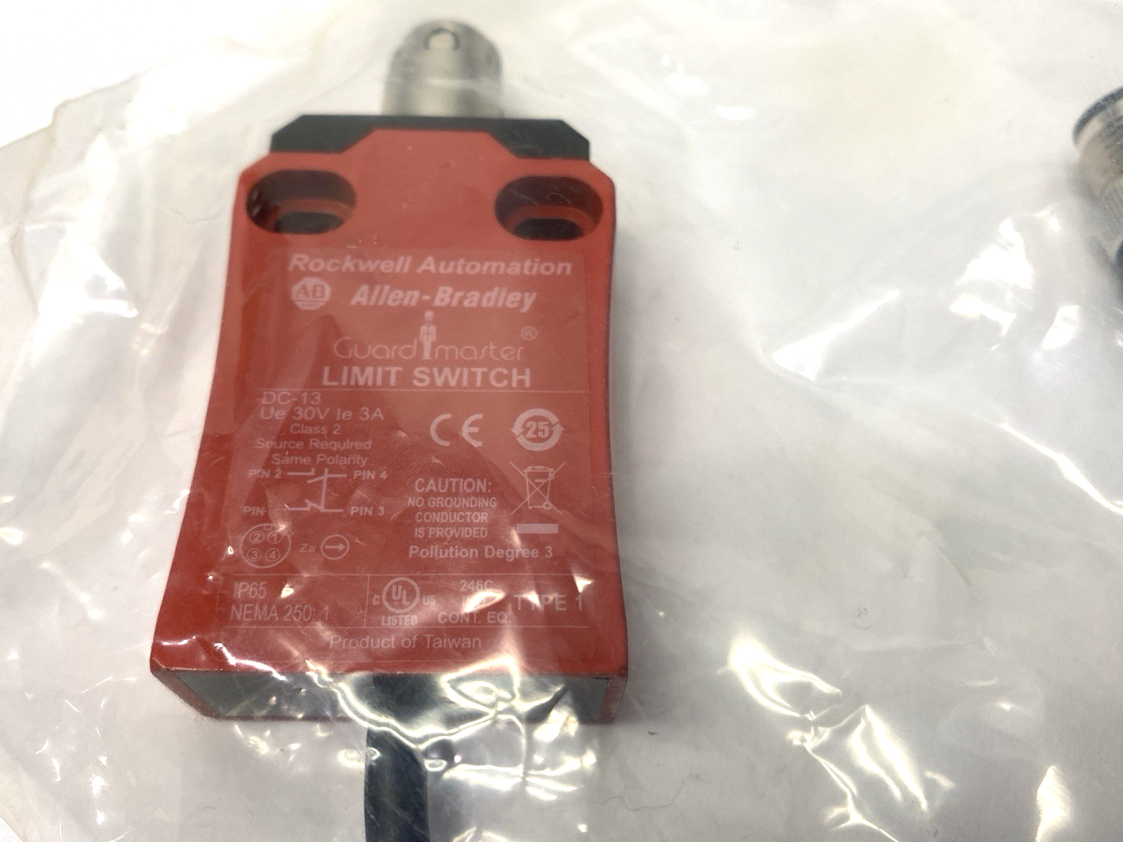 440-ARPS11D4 | Allen Bradley Ser. A Compact Metal Limit Switch 4-Pin - New – Open box - Maverick Industrial Sales