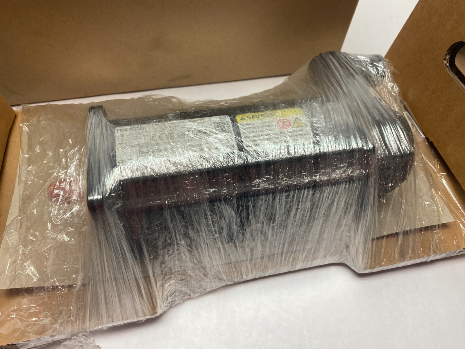 Bosch Rexroth R911306061 Servo Motor 3-Phase MSK040C-0600-NN-M1-UG1-NNNN - Maverick Industrial Sales