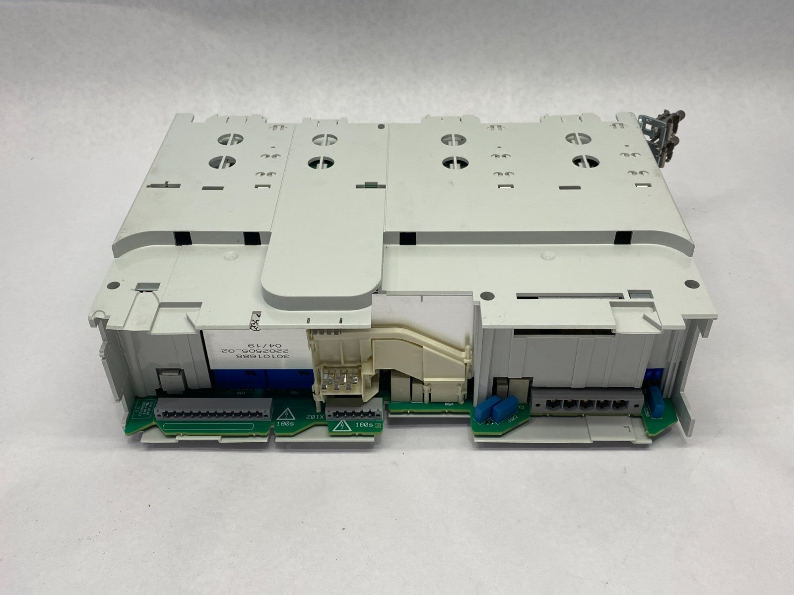 Lenze E94ASHE0244 HighLine Servo Inverter Drive 9400 Single Drive 3 x 400V - Maverick Industrial Sales