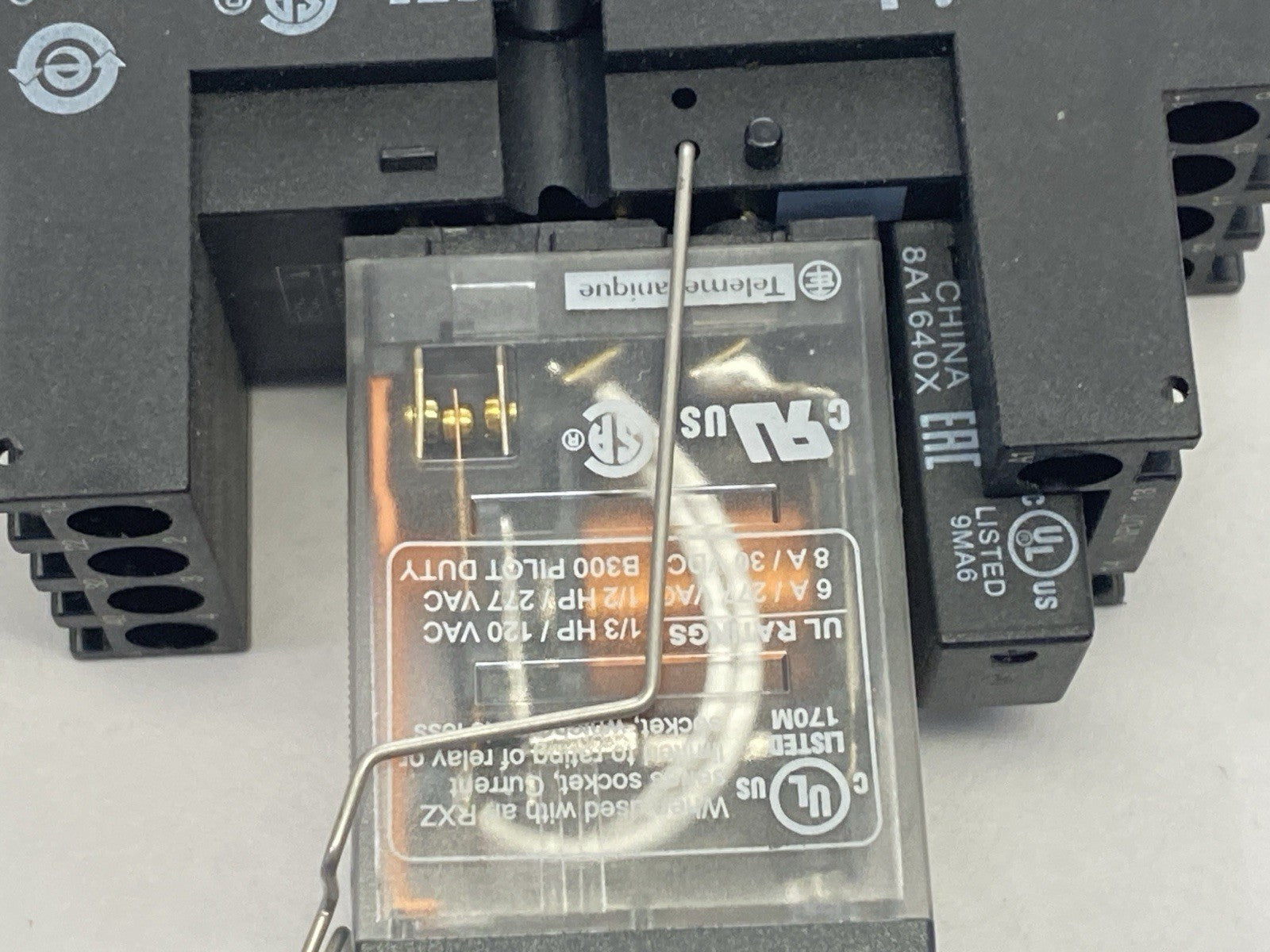Schneider Electric RXM4AB2BD Relay 10A 250VAC w/ RXZE2M114M Base RXM040W Diode - Maverick Industrial Sales