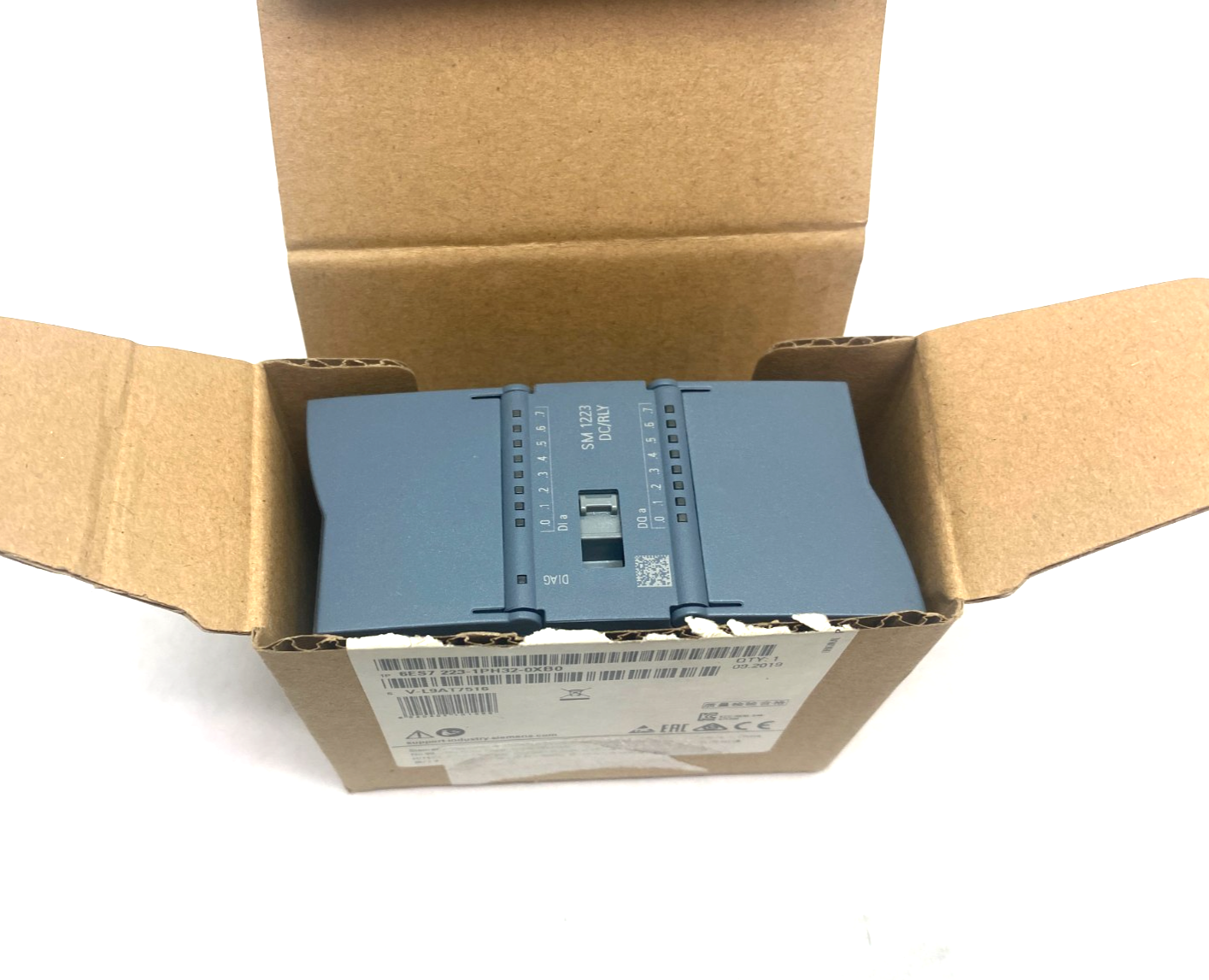 Siemens 6ES7 223-1PH32-0XB0 SIMATIC S7-1200 Digital Input/Output Module SM1223 - Maverick Industrial Sales
