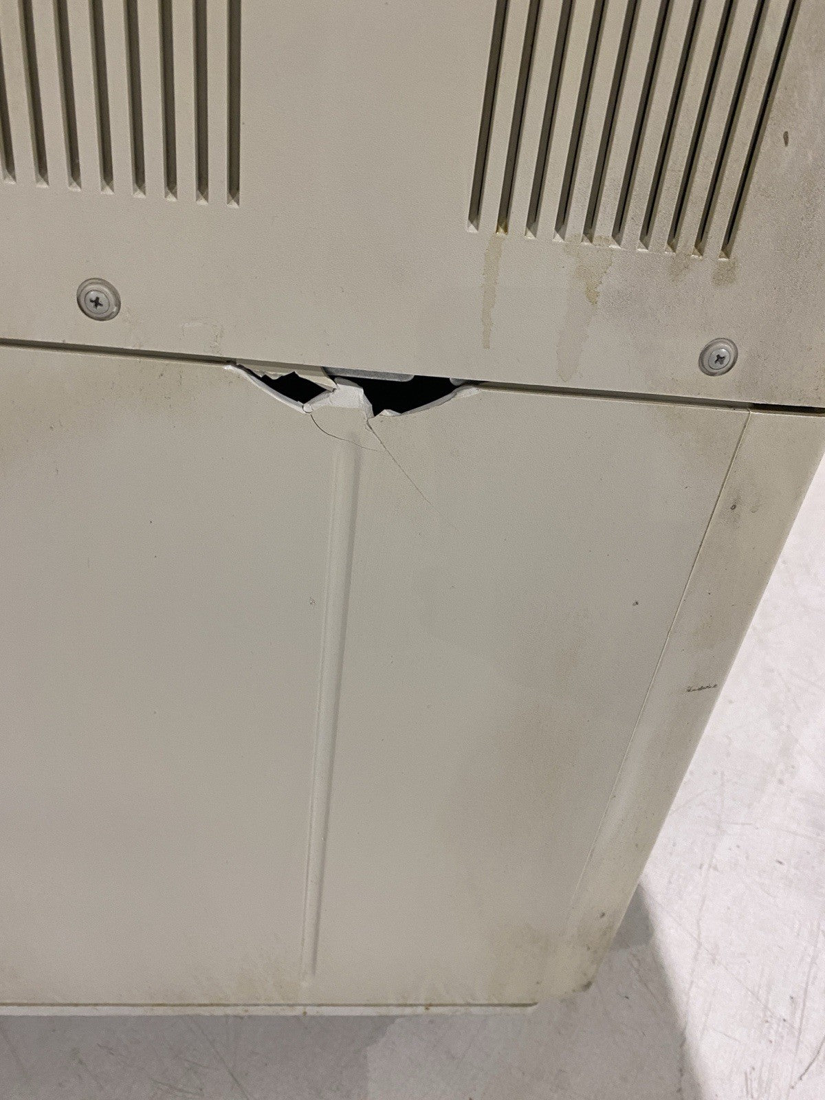 CTI Cryogenics 8135901G001 Broken Casing 3Ph 9600 Series Compressor 380-460V - Maverick Industrial Sales