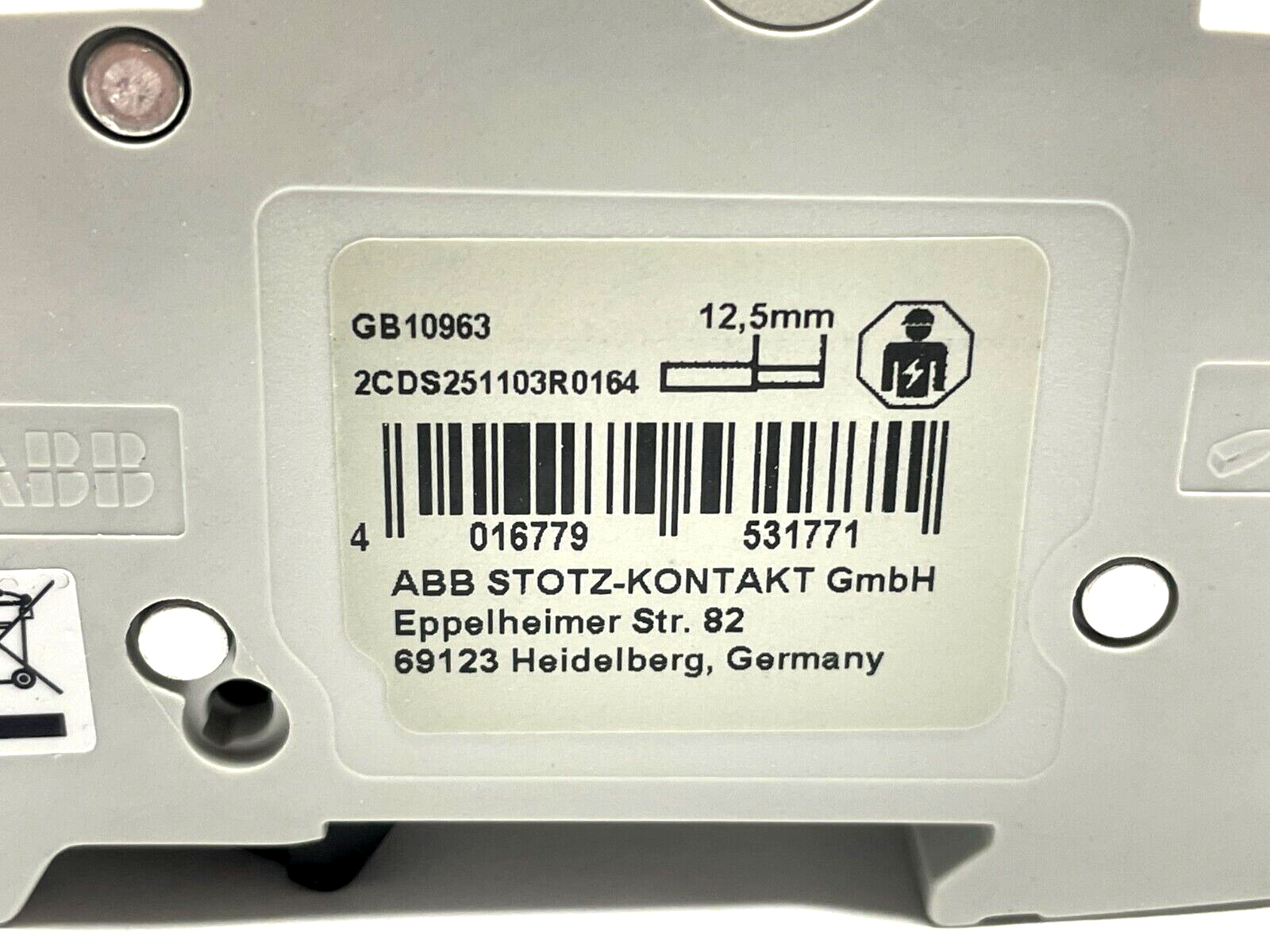 ABB S201-C16NA Miniature Circuit Breaker 16A 2CDS251103R0164 - Maverick Industrial Sales