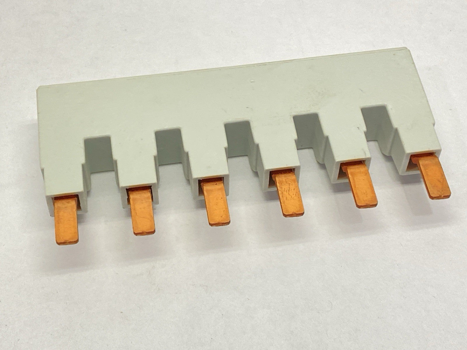5ST3 663-0HG | Siemens Busbar 6x1 115A 480Y/277V - New – Open box - Maverick Industrial Sales