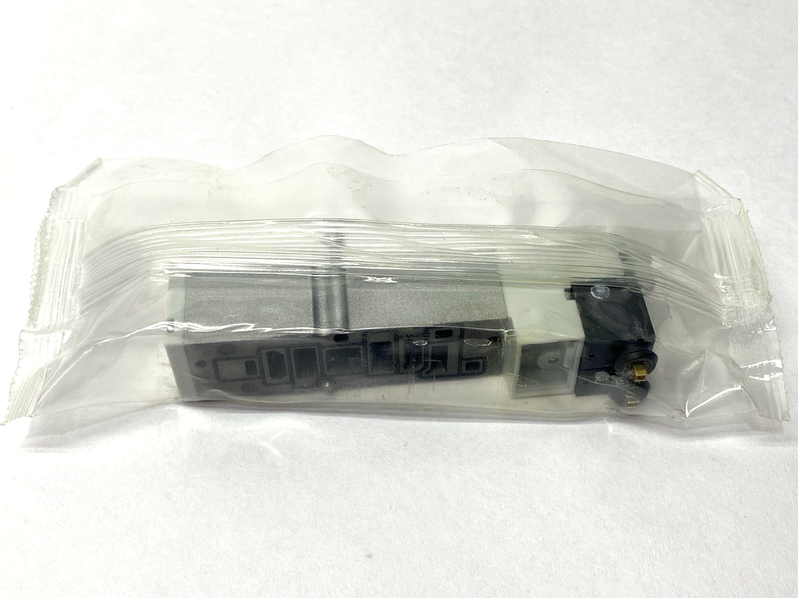 Festo VMPA2-M1H-E-PI Solenoid Valve 537956 - Maverick Industrial Sales