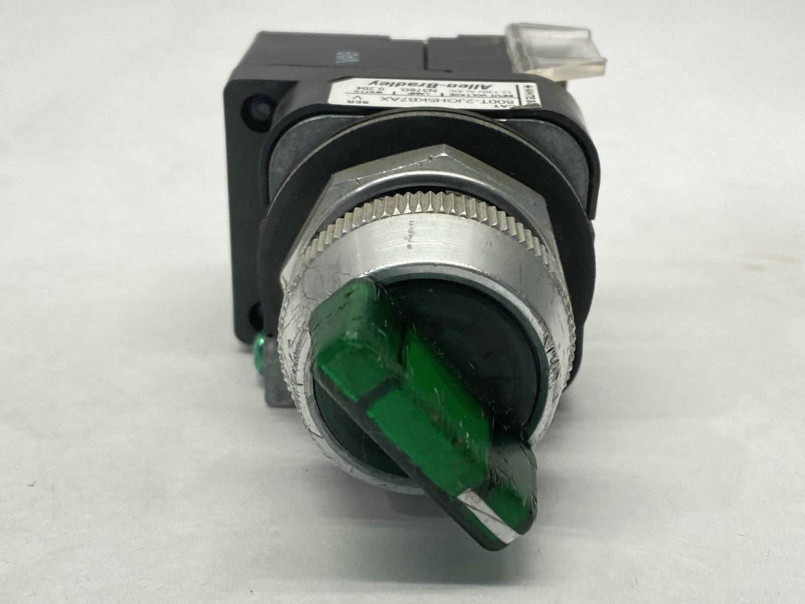 800T-2JGH5KB7AX | Allen Bradley Ser V Selector Switch 30mm Green 12-130V 0.204W - Used - Maverick Industrial Sales