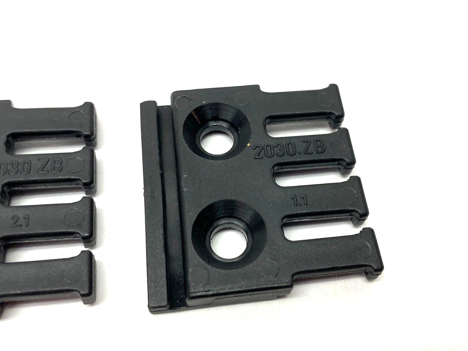 Igus 2030.ZB Cable E-Chain Bracket Connection Piece LOT OF 2 - Maverick Industrial Sales