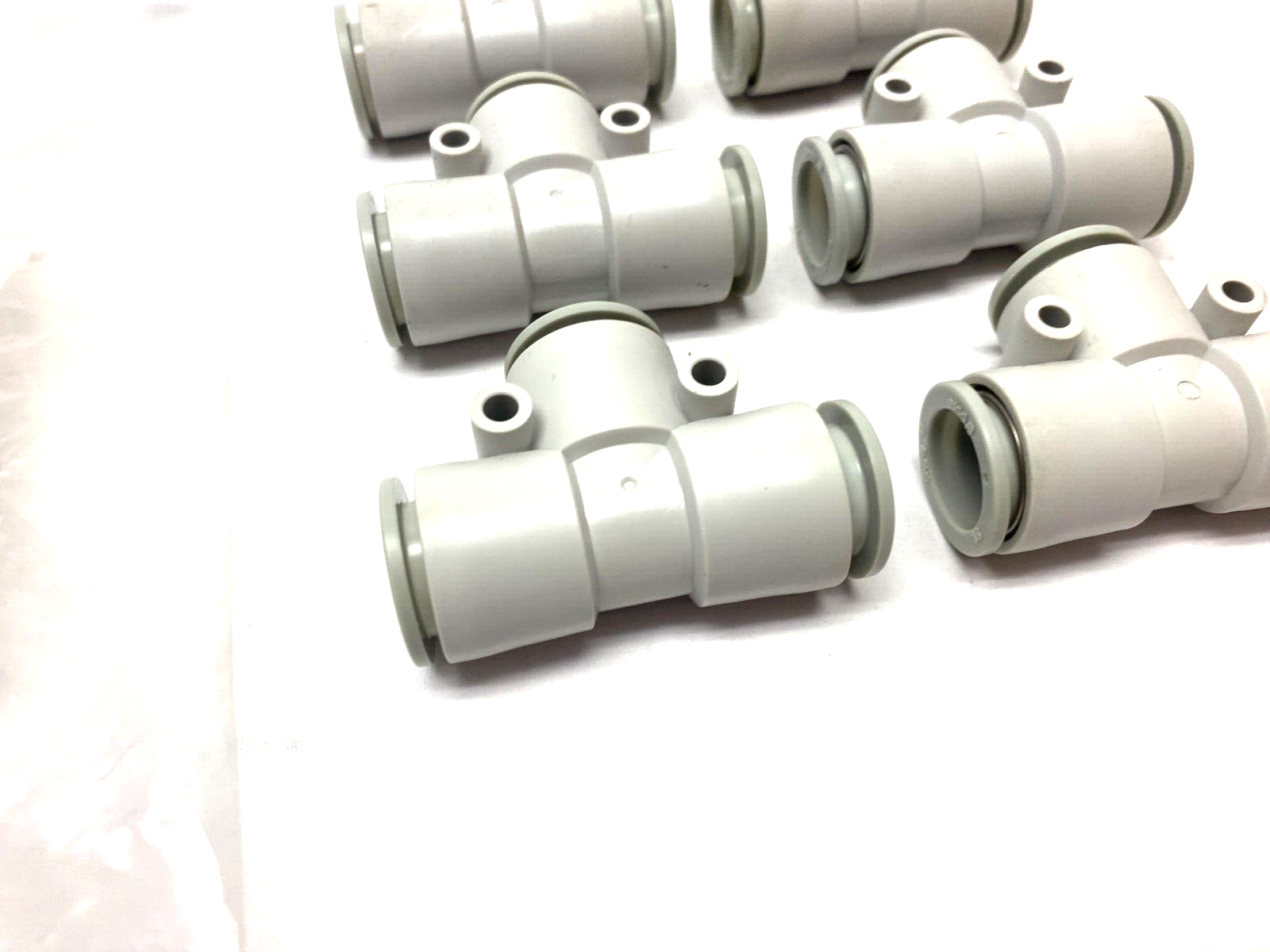 SMC KQ2T16-00A Push-to-Connect Union Tee Fitting 16mm Light Gray PKG OF 6 - Maverick Industrial Sales