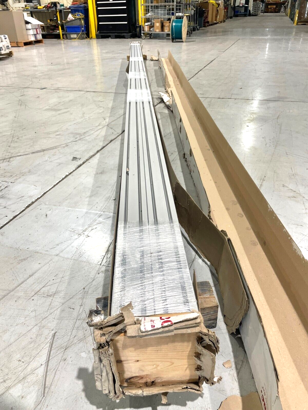 80/20 40-8080 T-Slotted Profile Aluminum Extrusion, 80mm x 80mm x 6m, LOT OF 4 - Maverick Industrial Sales