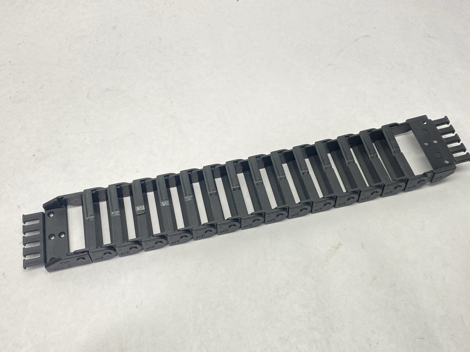 Z08.50.048 | Igus Series Z08 Energy Chain 14 Links 0.98ft Length w/ 080-50-12PZ-A2 - New Other - Maverick Industrial Sales