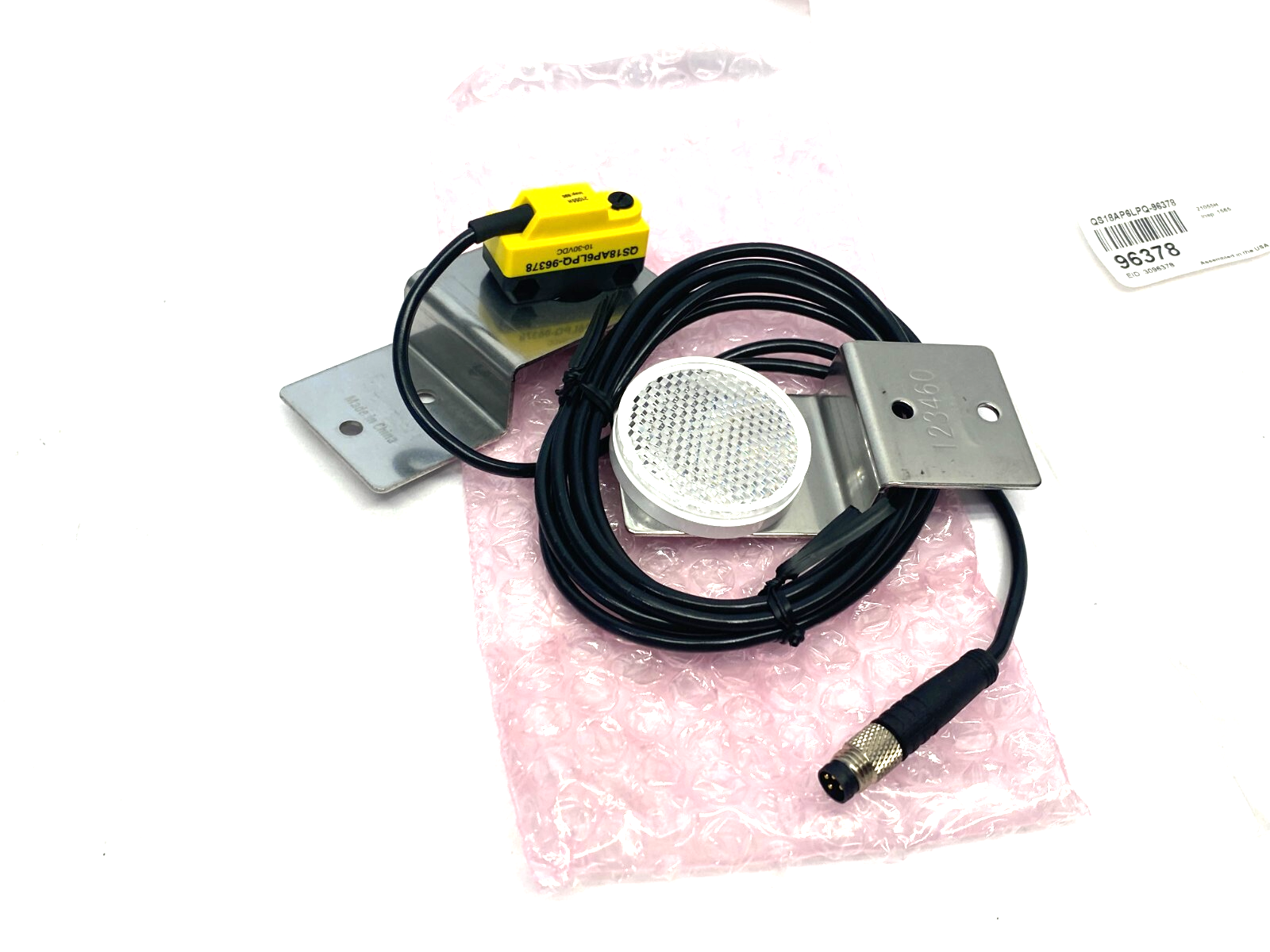 Banner QS18AP6LPQ-96378 WORLD-BEAM Polarized Retro Reflective Sensor - Maverick Industrial Sales