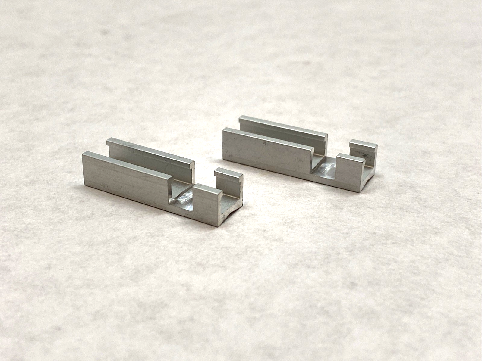 BAM01Y9 | Balluff Magnetic Sensor Mount Bracket LOT OF 2 - New – Open box - Maverick Industrial Sales