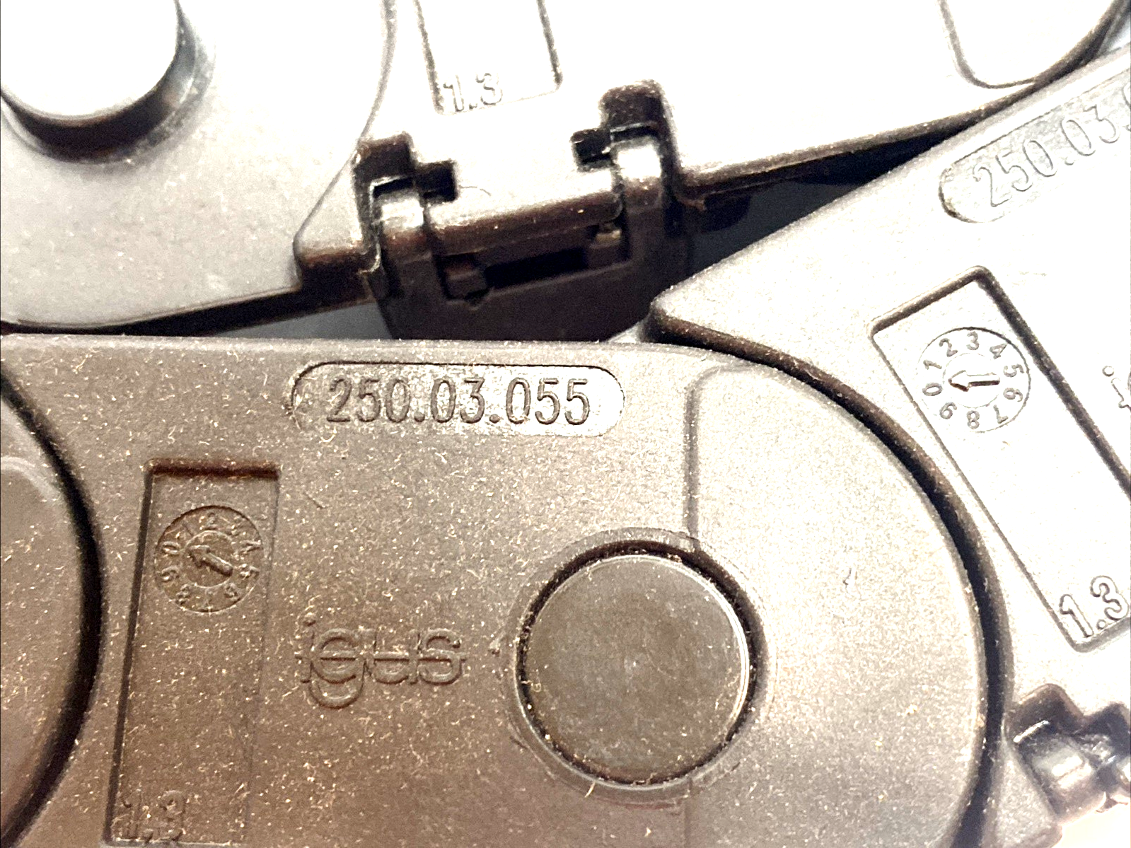 Igus 250.03.055 Energy-Chain Cable Carrier 22 Links - Maverick Industrial Sales