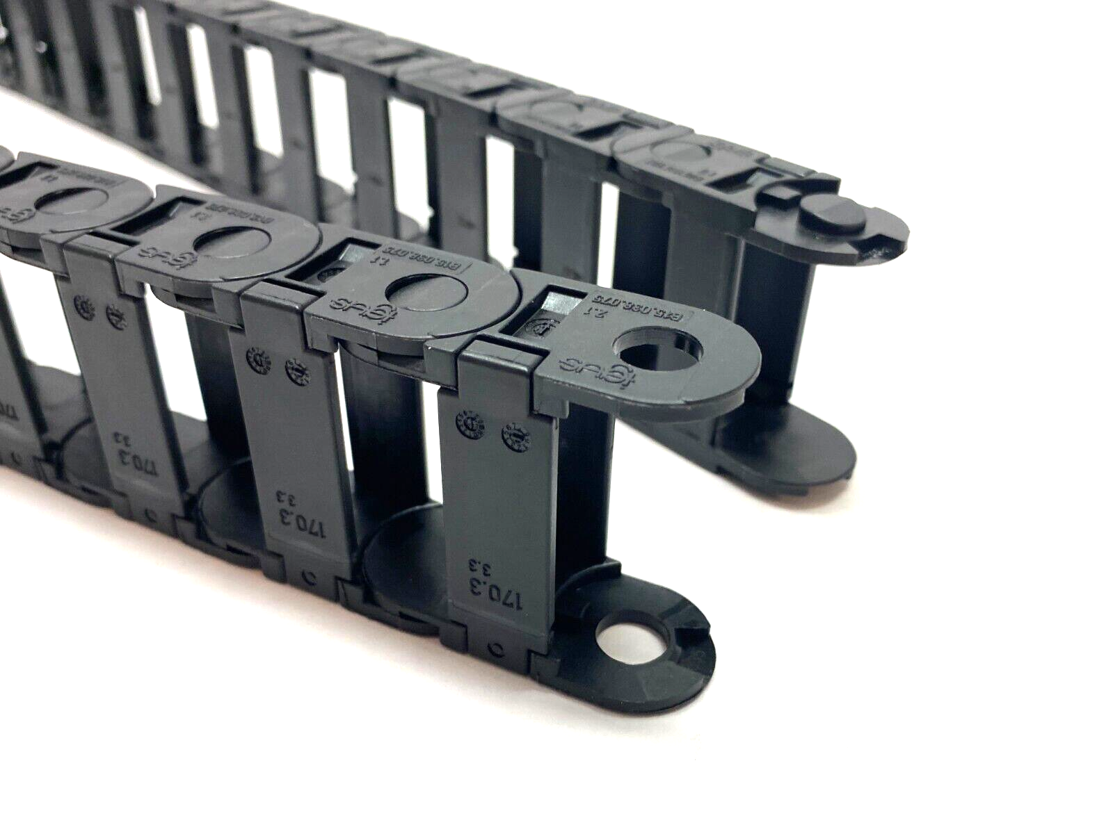 Igus B15-038-075-0 E-Chain Cable Carrier 38mm Inner 49mm Exter. 1 METER SECTION - Maverick Industrial Sales
