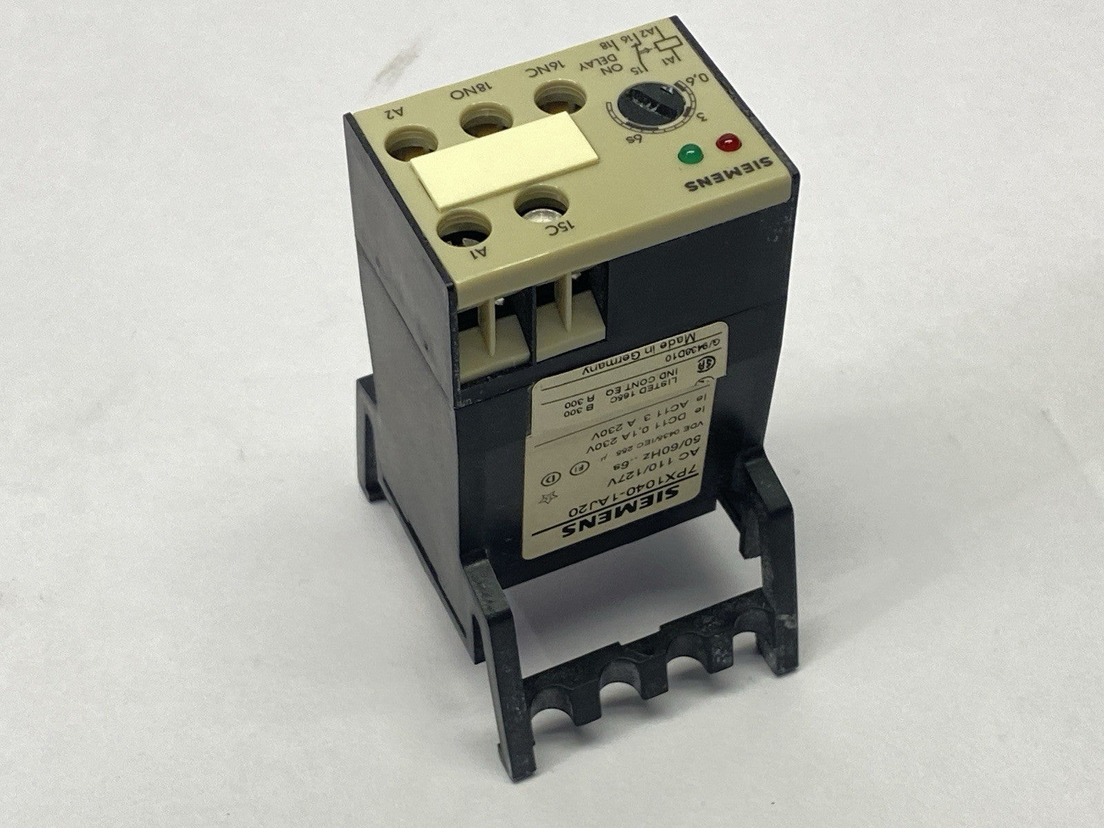 Siemens 7PX1040-1AJ20 Time Delay Relay Timer 110/127V - Maverick Industrial Sales