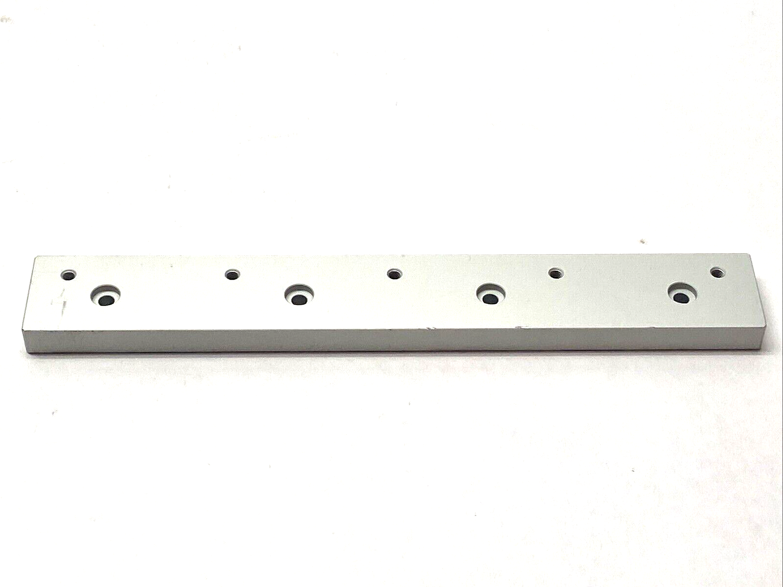 DJ4-014 Linear Mounting Bracket - Maverick Industrial Sales