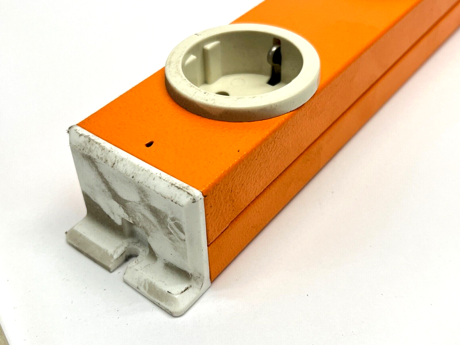 Knurr AG EN3.002.305.2 5-Outlet DI Power Strip 16A 250V - Maverick Industrial Sales