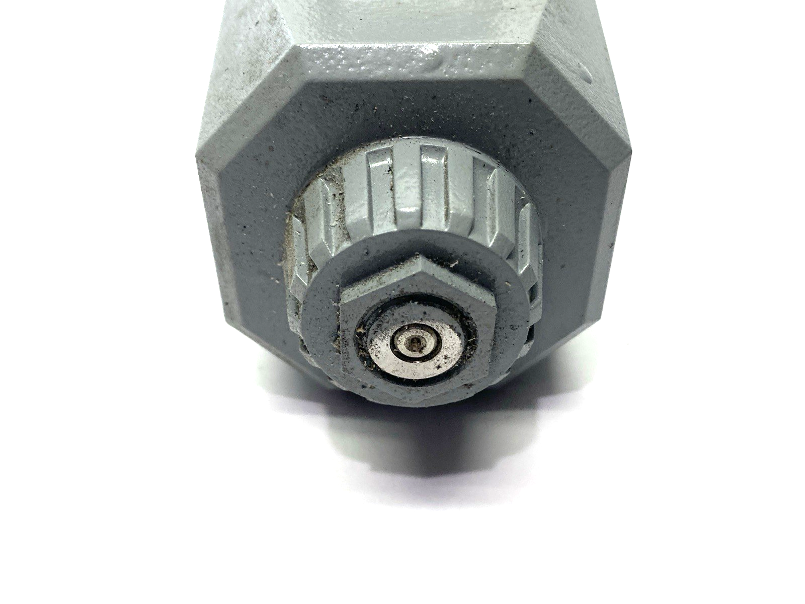 DG4VC-5-6C-M-PS2-H-7-40-JA170 | Tokimec Hydraulic Directional Control Valve 24V - New – Open box - Maverick Industrial Sales