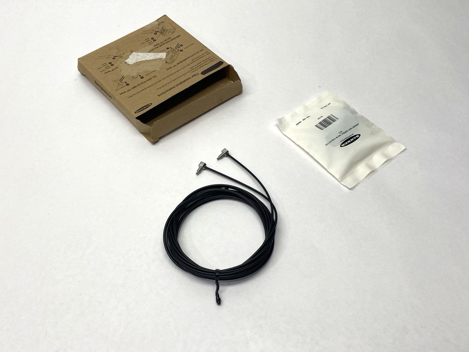 Banner PIAT46UHFMTA Double-Ended Fiber Optic Sensor 2m 73279 NO HARDWARE - Maverick Industrial Sales