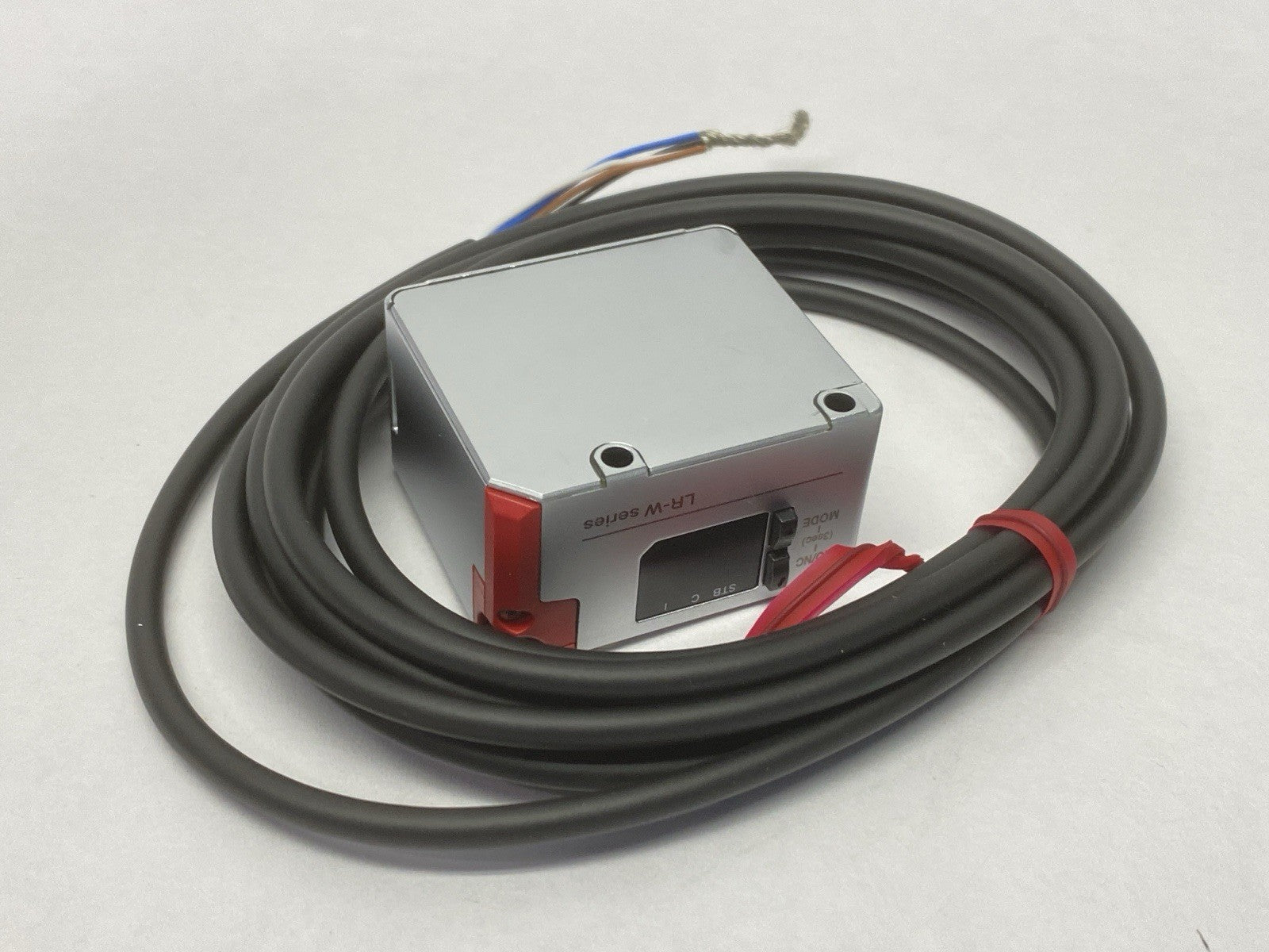 LR-W500 | Keyence Self-Contained Full-Spectrum Sensor 2m Cable Type - New – Open box - Maverick Industrial Sales