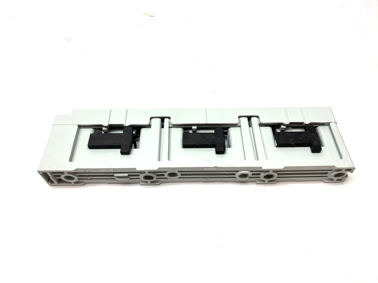 Siemens 8US1923-3UA01 Busbar Holing Bracket - Maverick Industrial Sales