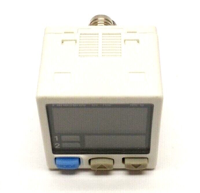 Panasonic DP-112-E-P-J Dual Display Digital Pressure Sensor -14.6 To 146.4 PSI - Maverick Industrial Sales