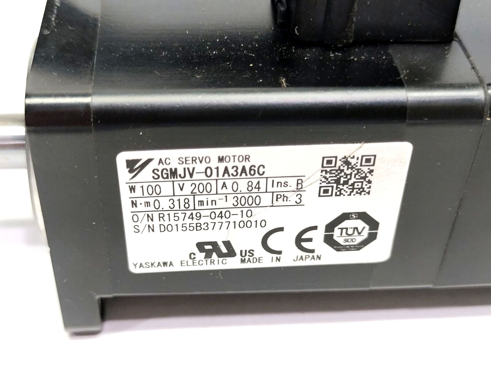 Yaskawa SGMJV-01A3A6C Rotary AC Servo Motor 100W 200V 0.84A 3PH 3000RPM - Maverick Industrial Sales
