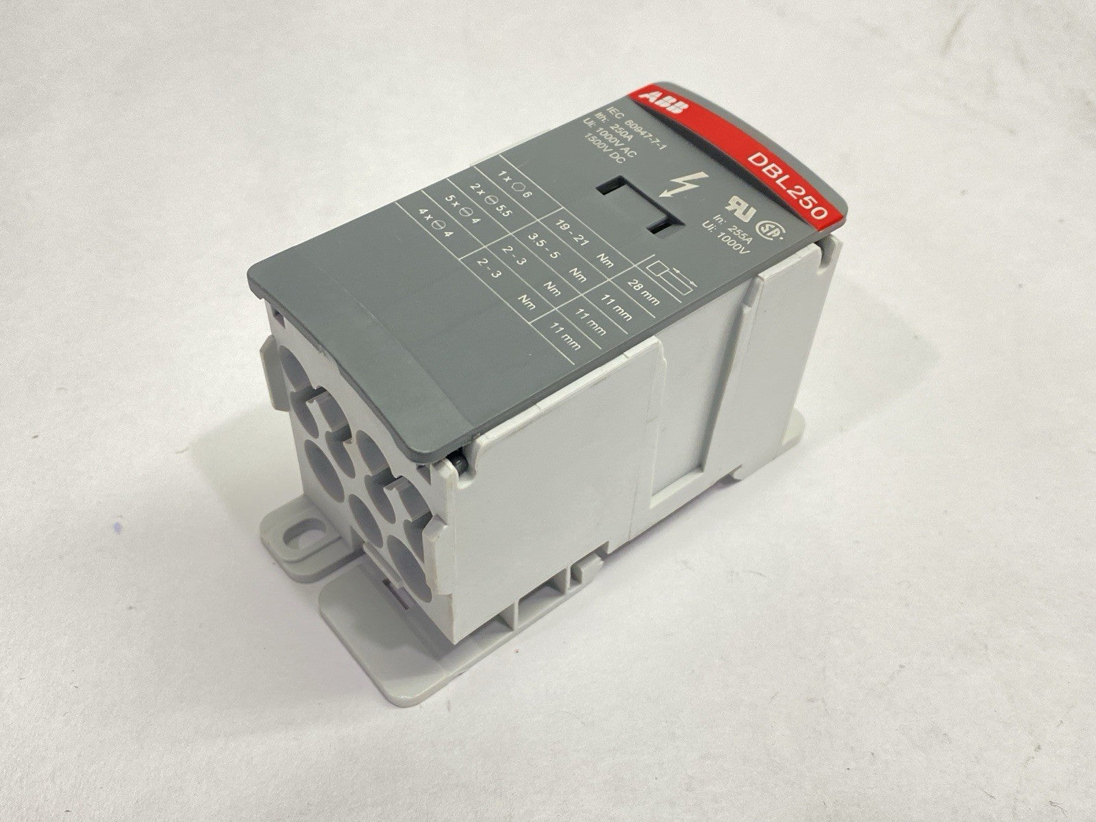 1SNL325010R0000 | ABB Entrelec Power Distribution Block 1P 250A 1000V - New Other - Maverick Industrial Sales