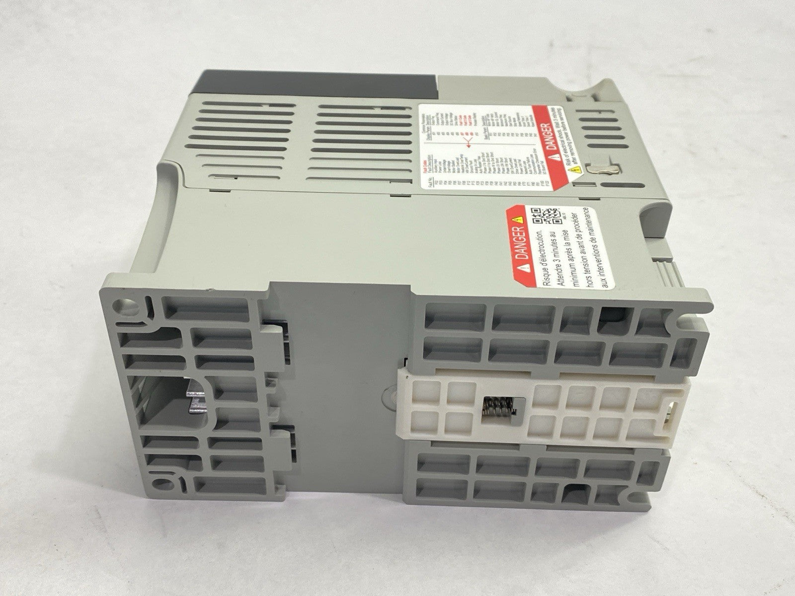 22A-D4P0N104 | Allen Bradley Ser A Powerflex 4 AC Drive 1.5kW 2HP - For parts or not working - Maverick Industrial Sales