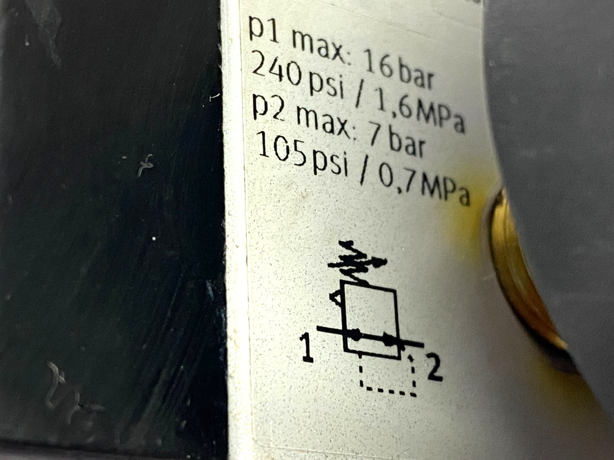 Festo LR-3/4-D-7-MIDI Pneumatic Pressure Regulator 162587 w/ Numatics Gauge - Maverick Industrial Sales